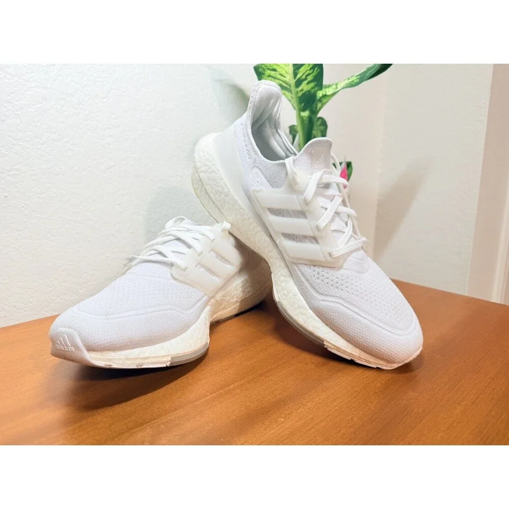 Adidas Ultraboost 21 Men's Size 9 Triple White Running Shoes Sneakers FY0379